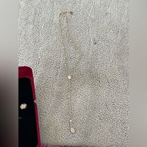 Kendra Scott necklace